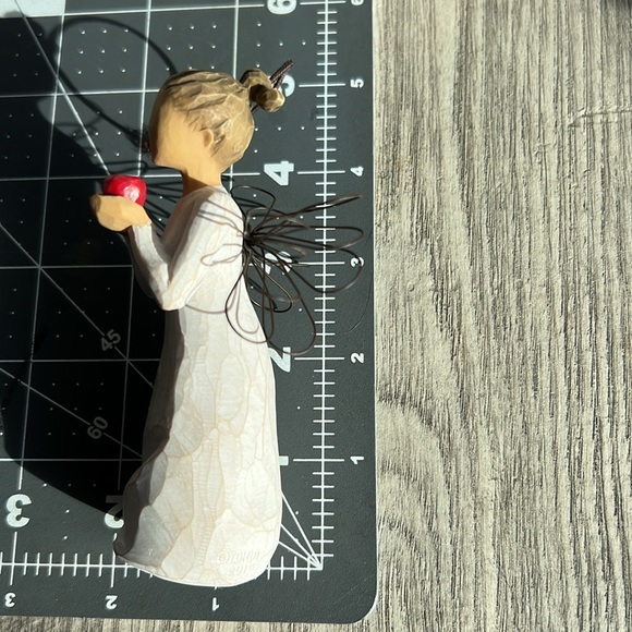 Willow Tree Angel Apple Ornament You're the Best hand carved by Susan Lordy - Picture 8 of 13